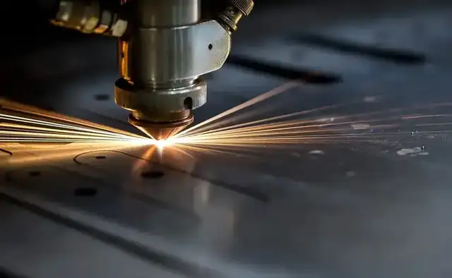 Fibre laser cutting steel sheet on the ADH ULE 4020 machine